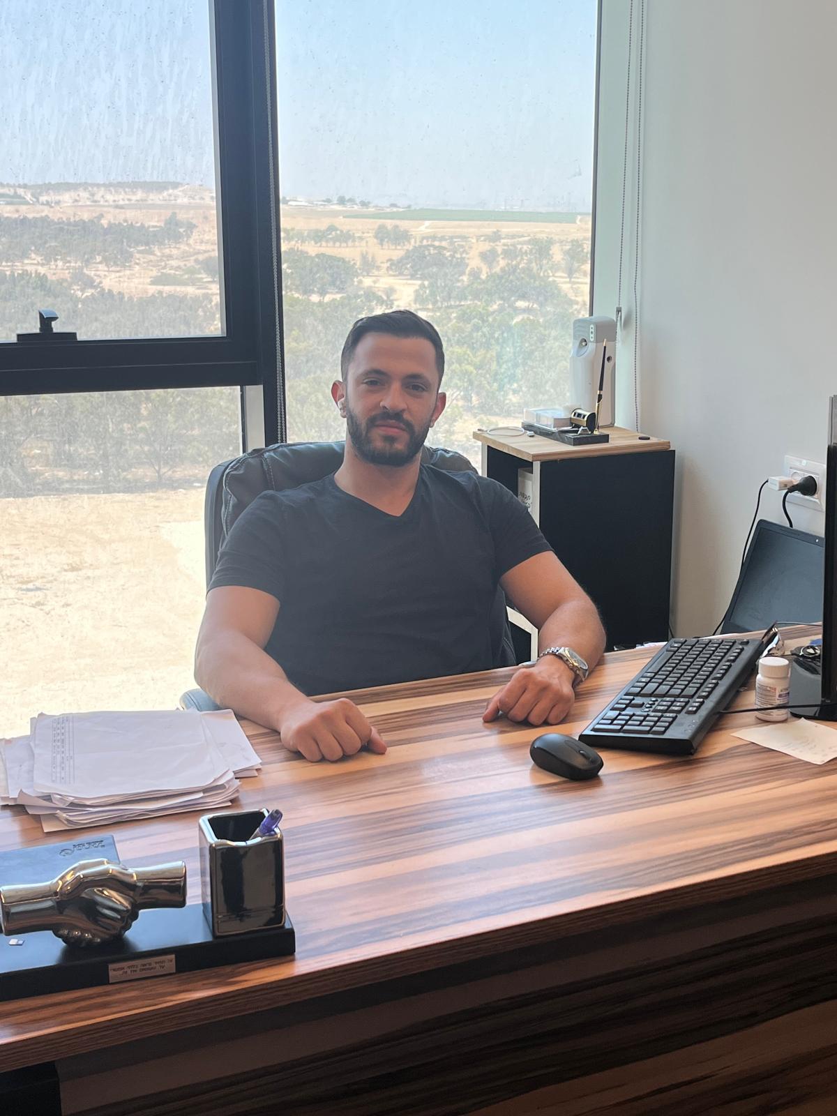 עמית מויאל במשרד